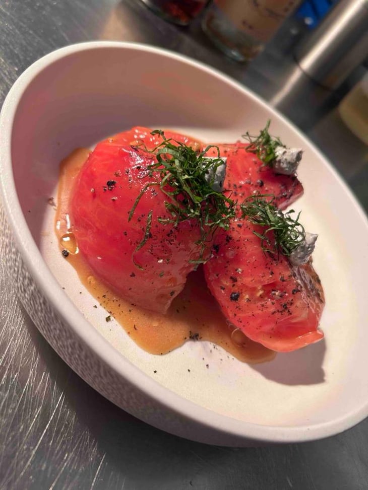 Tomate Ahumado Y Ponzu De Yuzu - ATIPICAL - 1376687