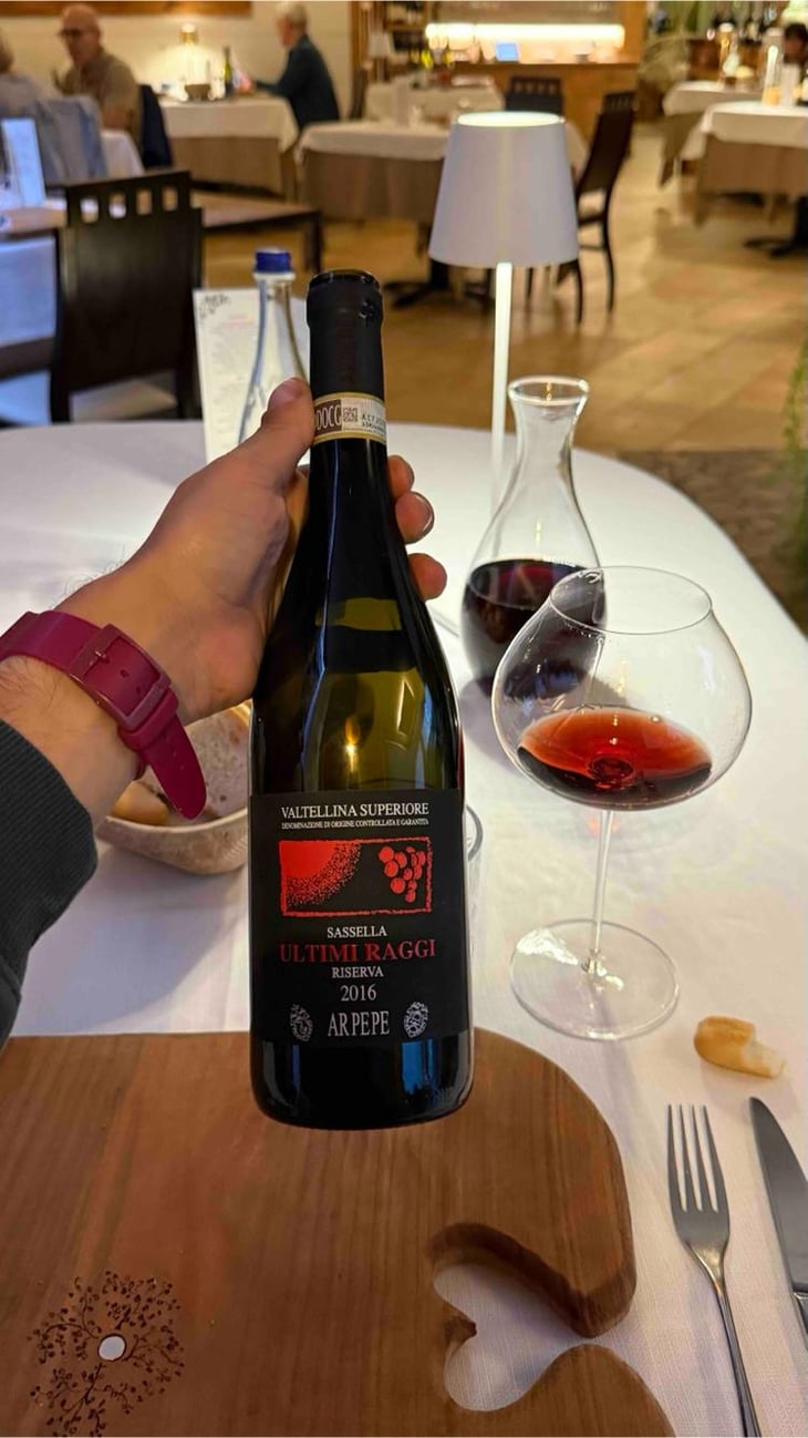 Valtellina Superiore Sassella Riserva Ultimi Raggi - Arpepe - Arturo, Guido, Isabella & Emanuele Pelizzatti Perego -2009