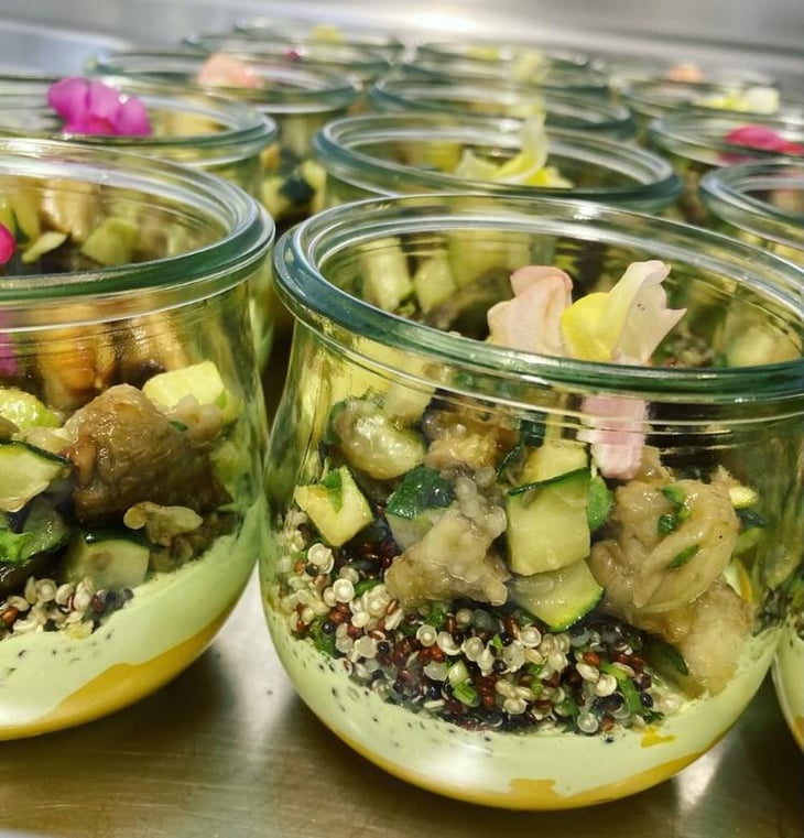Verrine Veggie, Carotte Et Tahini Au Persil, Aubergine Et Courgette Rôties - Chez Chloé - 1372892