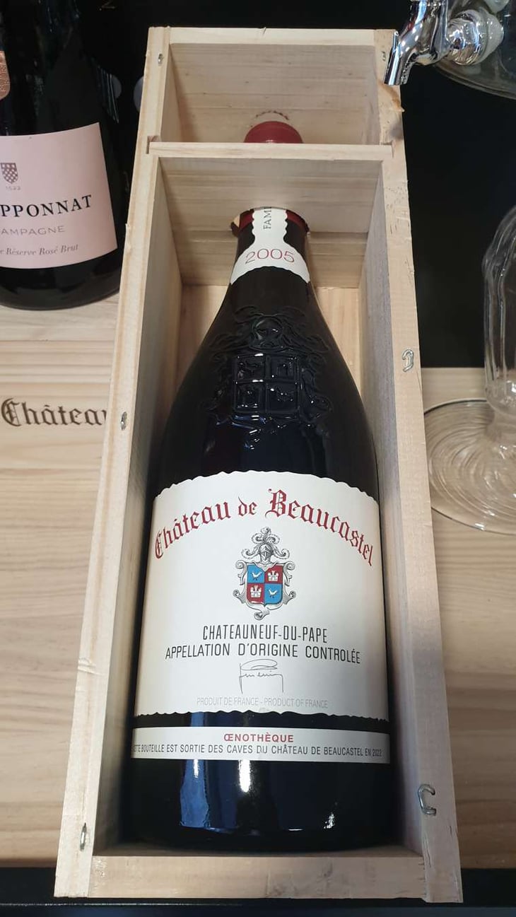 Chateauneuf-du-Pape - Chateau de Beaucastel - Famille Perrin -2005