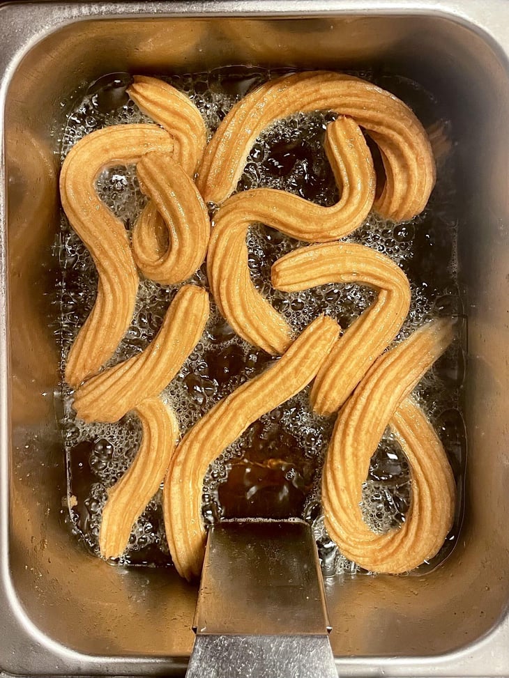 A Churro Dessert - Ezsra - 646150