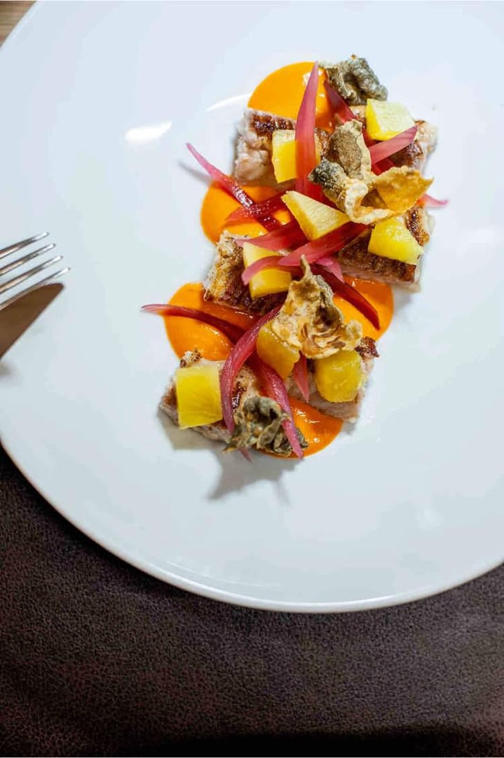 Anguilla Affumicata, Peperoni, Ananas E Cipolla In Agrodolce. - Sestante Osteria di Mare - 529814