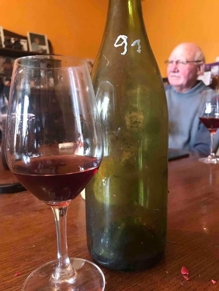 Arbois-Pupillin - Ploussard - Maison Pierre Overnoy - Emmanuel Houillon & Pierre Overnoy 
