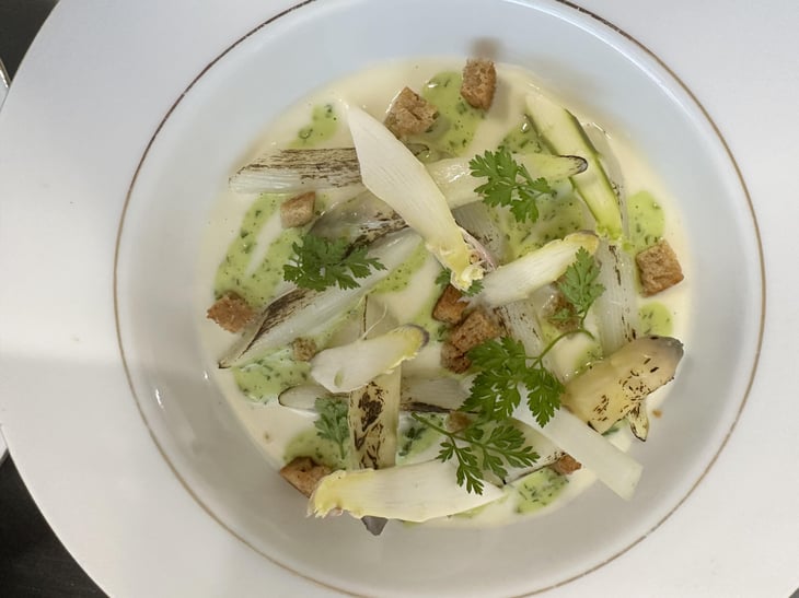 Asperge Blanche Griller, Crème D'Asperge Au Curry Et Mousseline Au Herbes - Chais Vivants - 771214