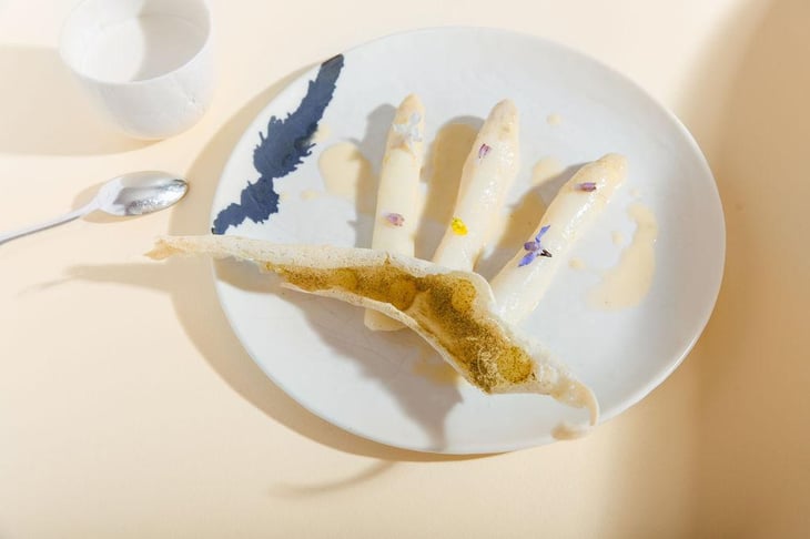 Asperges D'Alsace, Yaourt De Peaux Et Tuile De Levain - Auberge Frankenbourg - 682337