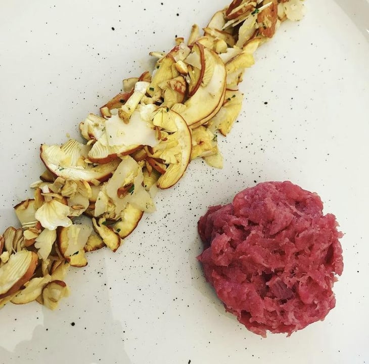 Battuto Di Manzo E Insalata Di Ovuli - Colombo e Marzoli Caffe con Cucina - 630846