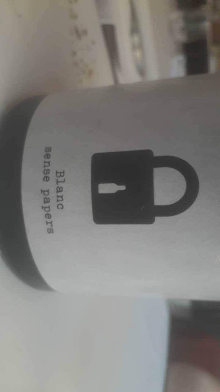 Blanc Sense Papers - Bodega Clandestina - Ferran Lacruz 