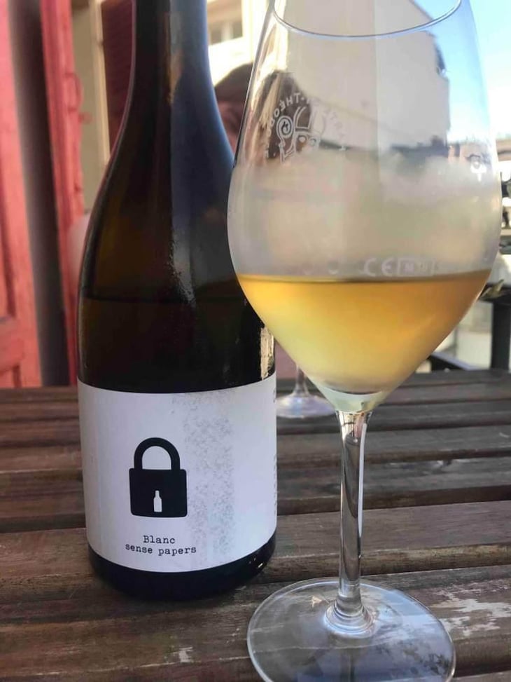 Blanc Sense Papers - Bodega Clandestina - Ferran Lacruz 