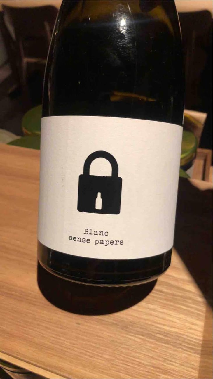 Blanc Sense Papers - Bodega Clandestina - Ferran Lacruz 