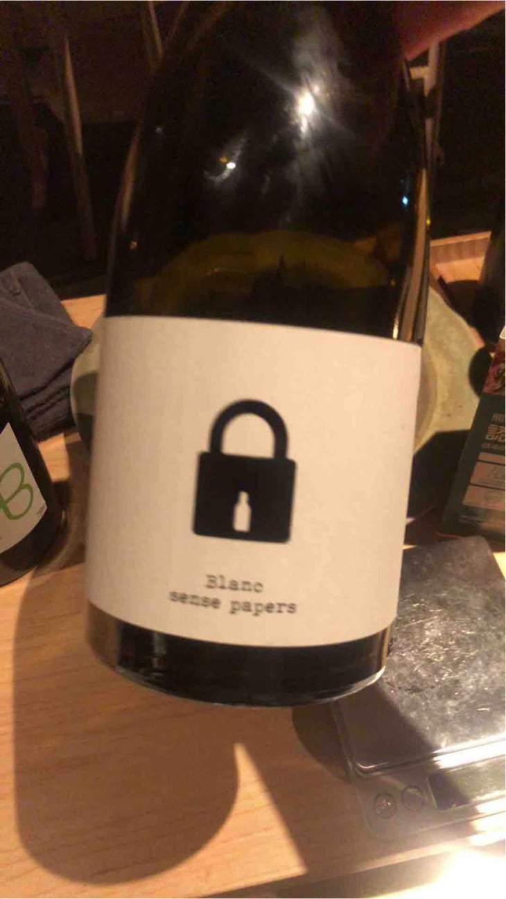 Blanc Sense Papers - Bodega Clandestina - Ferran Lacruz 