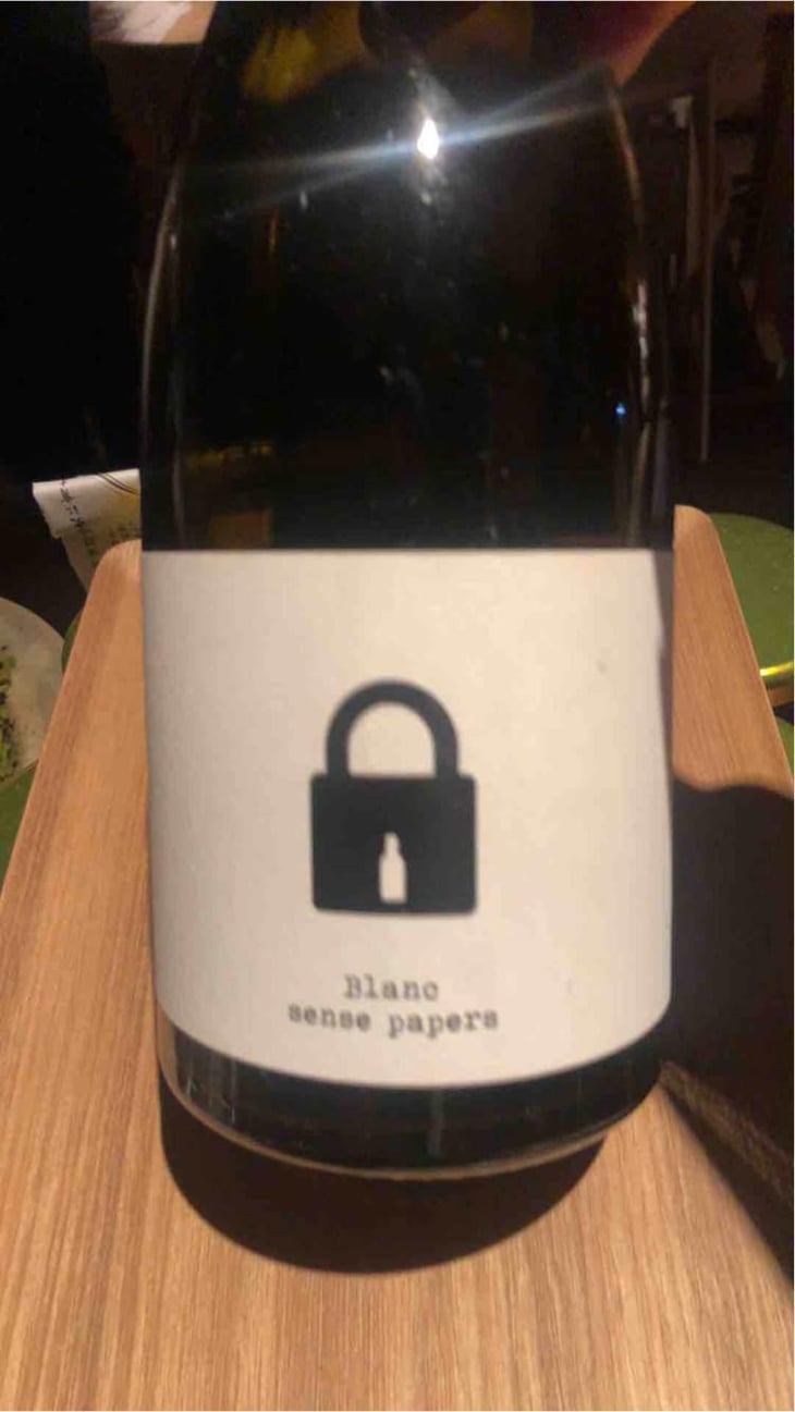 Blanc Sense Papers - Bodega Clandestina - Ferran Lacruz 