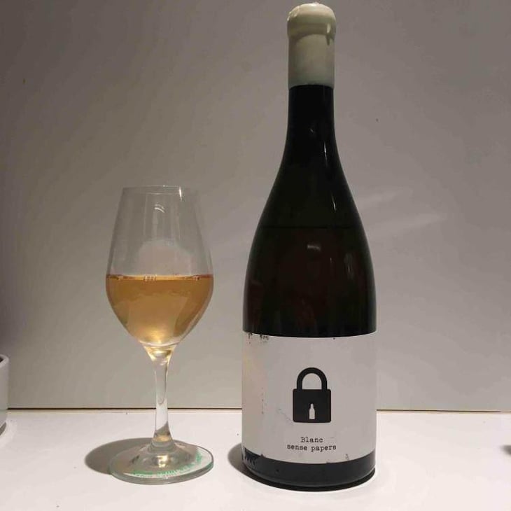 Blanc Sense Papers - Bodega Clandestina - Ferran Lacruz 