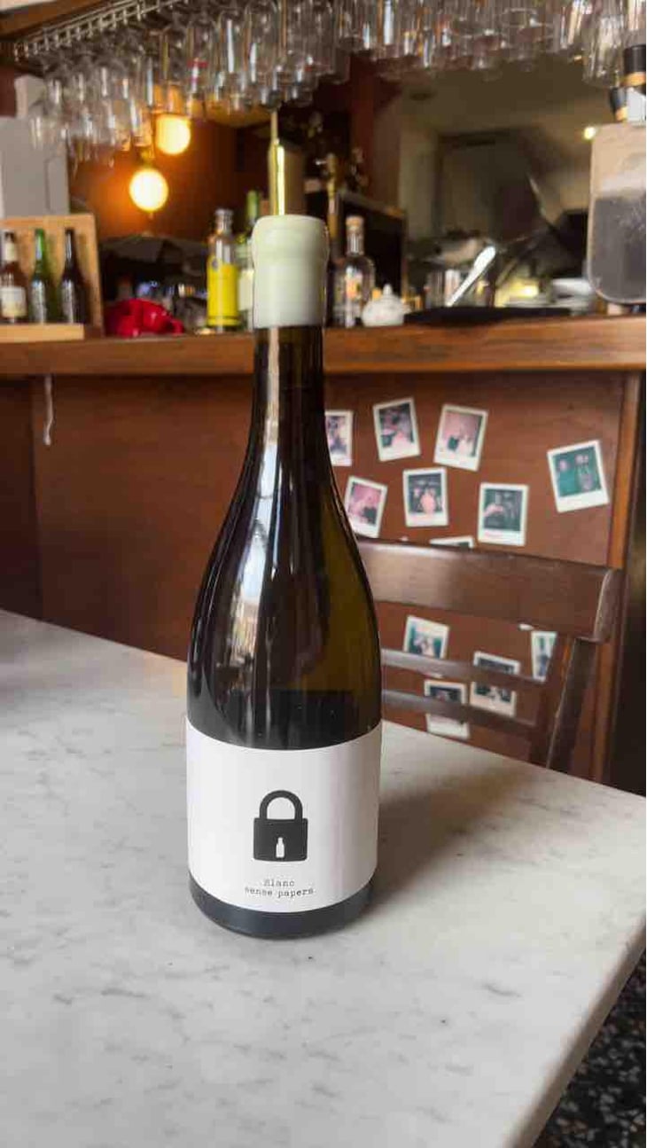 Blanc Sense Papers - Bodega Clandestina - Ferran Lacruz 