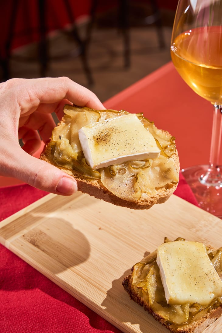 Bruschetta Brie & Pere Caramellate. - Raciò - 725867