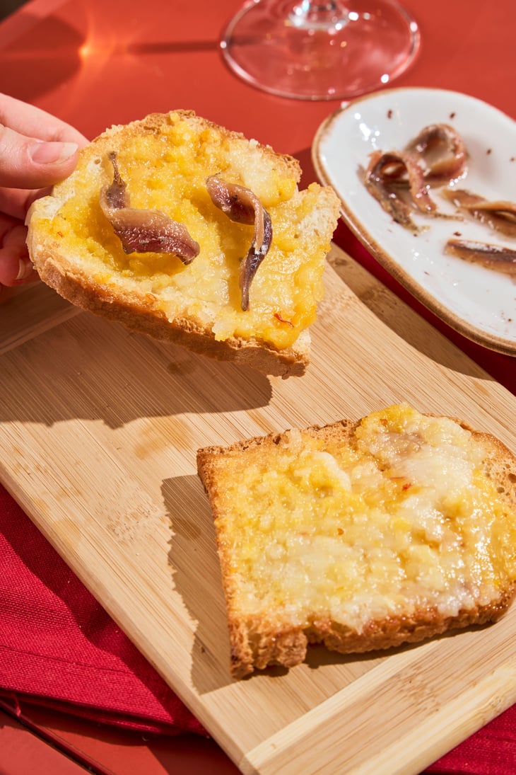 Bruschetta Burro Del Piceno E Alici Sambenedettesi. - Raciò - 725868