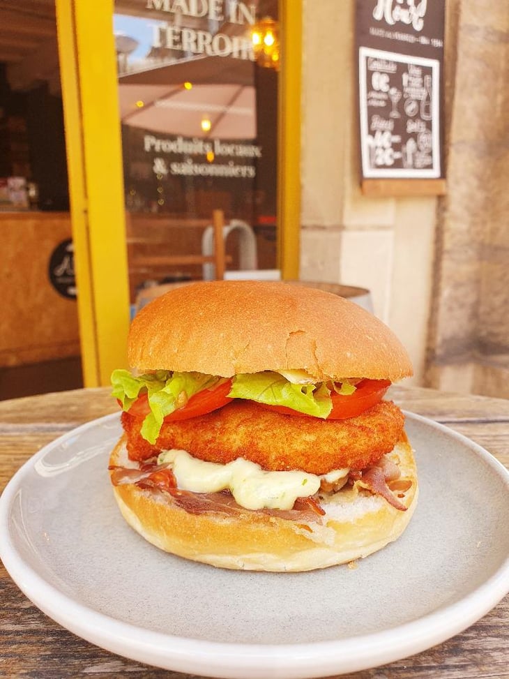 Burger Comme Un Club - Alfred Burgers & Vins - 652365