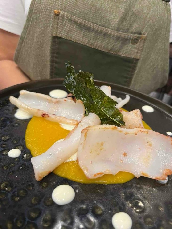 Calamaro, Crema Di Zucca, Cips Di Cavolo Nero. - Parbleu cafè - 714211