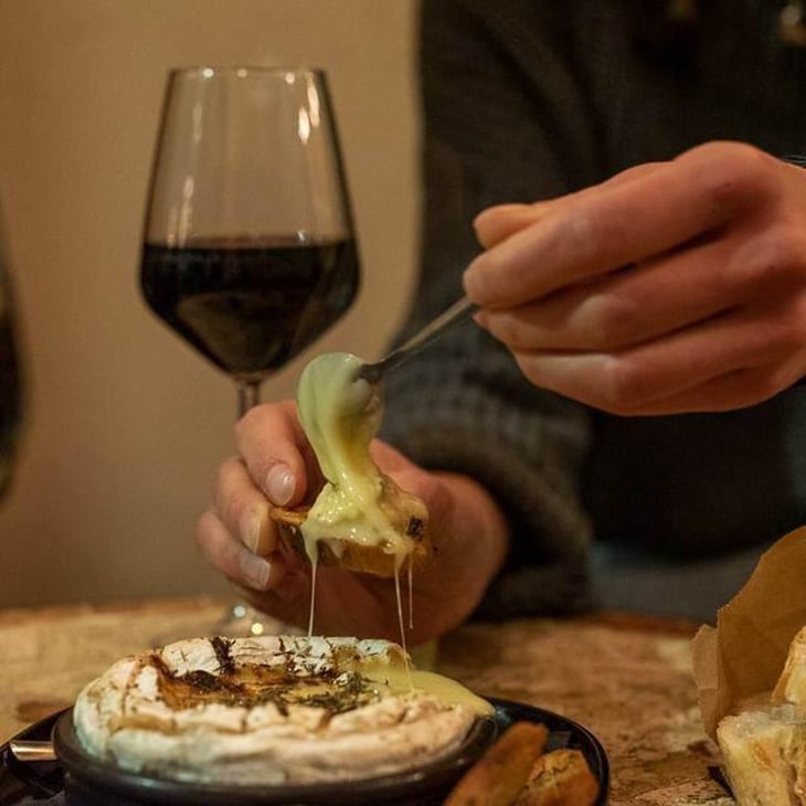 Camembert Rôtis Au Thym Et Au Miel - Times Cafe - 445468