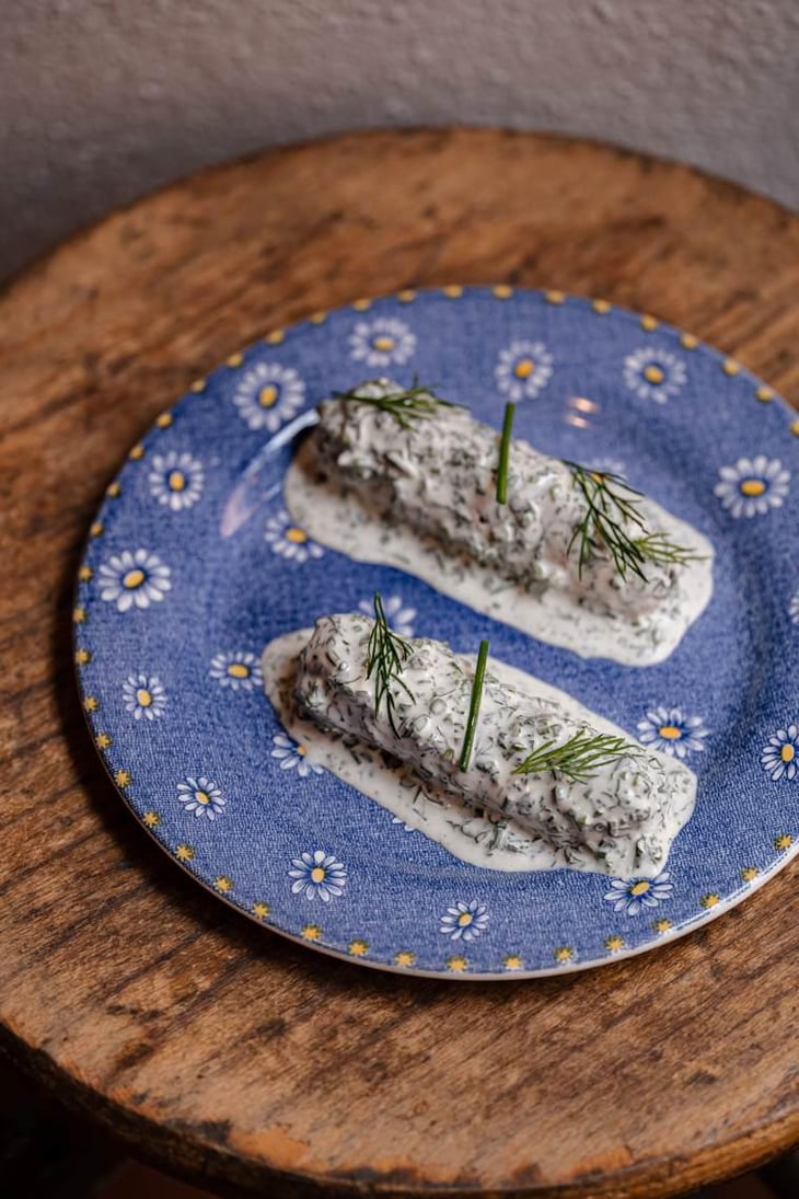 Cannelloni De Veau Et Truite Fumée, Sauce Aux Herbes - L’Un des Sens - 555276
