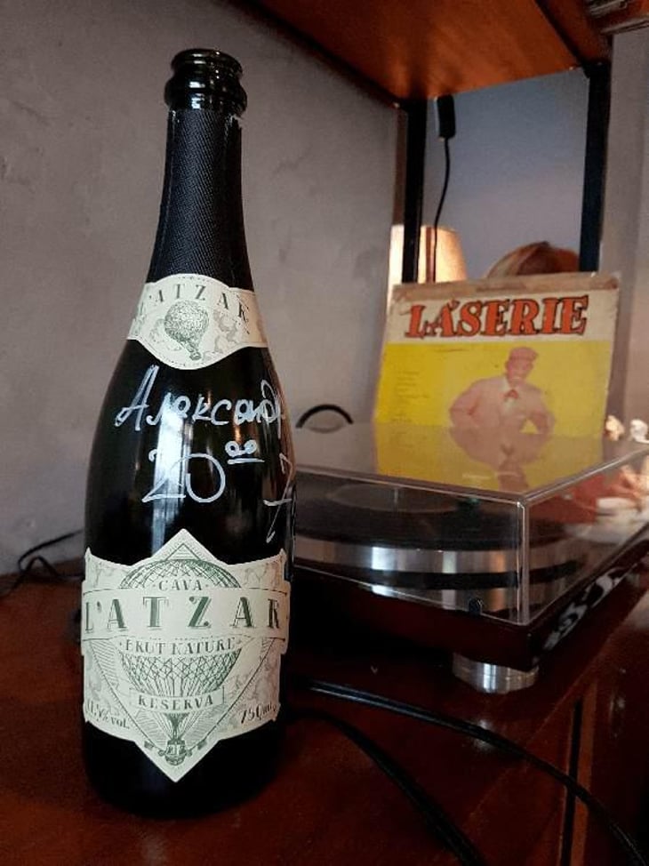 Cava L' atzar Brut Nature Reserva - Moli Deis Capellans - Jordi Masdeu And Sergi Montala 