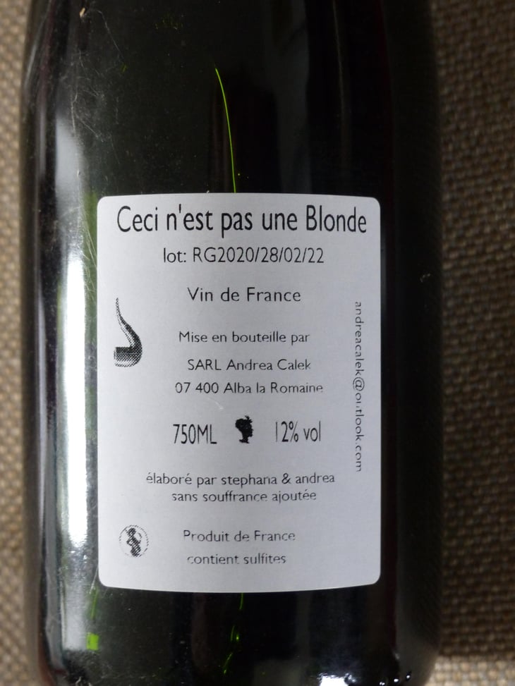 Ceci n’est pas une Blonde - Andrea Calek - Andrea Calek et Stephana Nicolescu -2021
