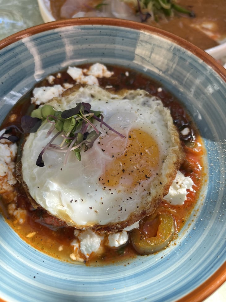 Chakchouka & Oeuf Au Plat - l’Abri - 790852