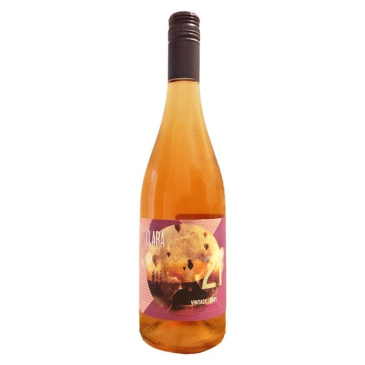 Clara - Charlie & Echo Winery - Eric Van Drunen 