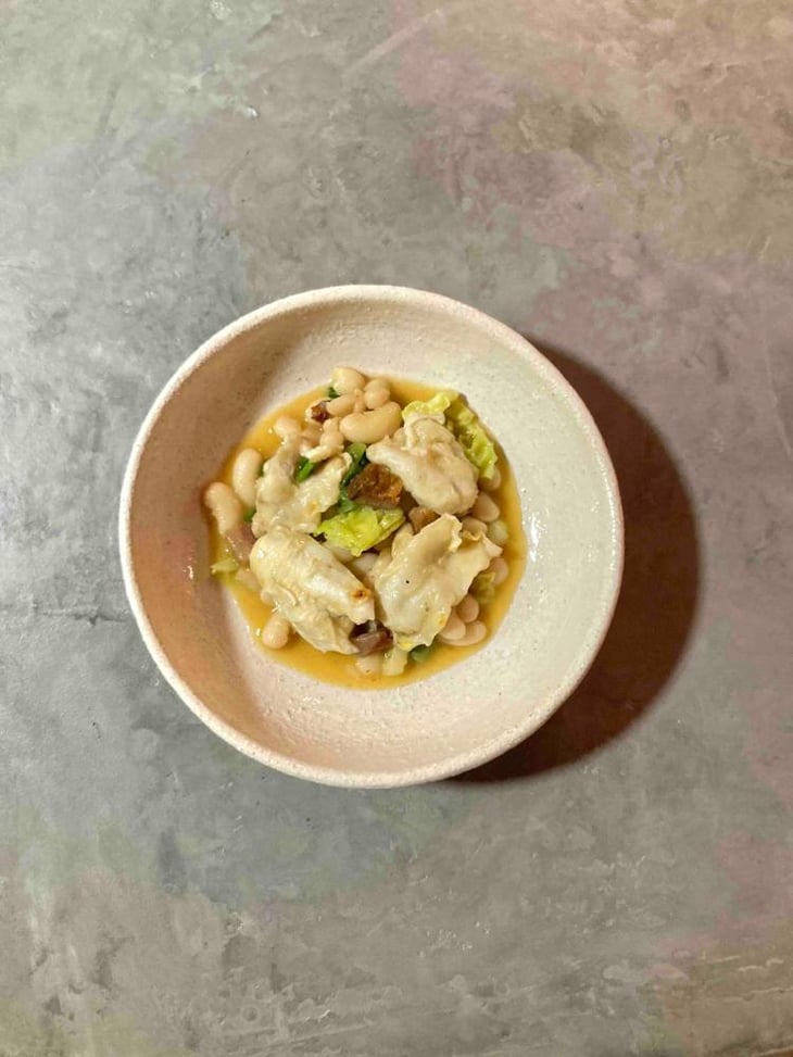 Cod Fish Kokotxas With Navy Beans, Cabagge - Suru Bar - 607393