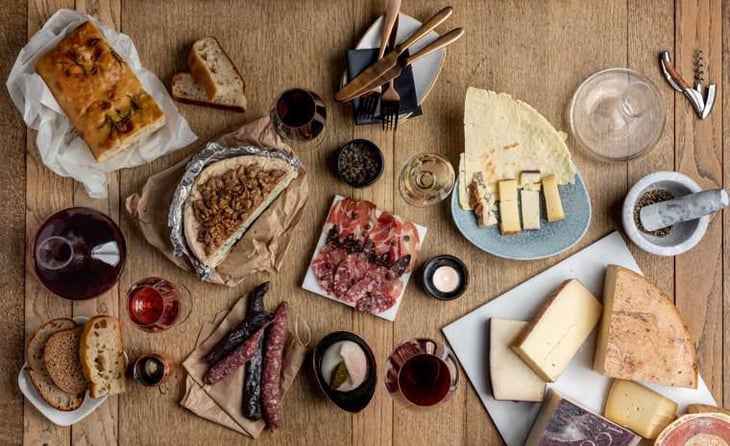 Cold Cuts And Cheese! - Diogenes the Dog - 527462