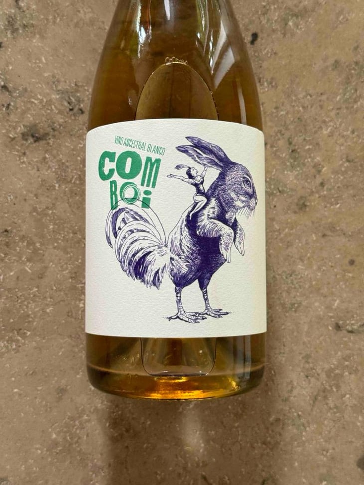 Comboi Blanco - Bodegas Gratias. Familia y Viñedos - Ana Gómez, Iván Gómez, Silvia Araque y José Gómez 