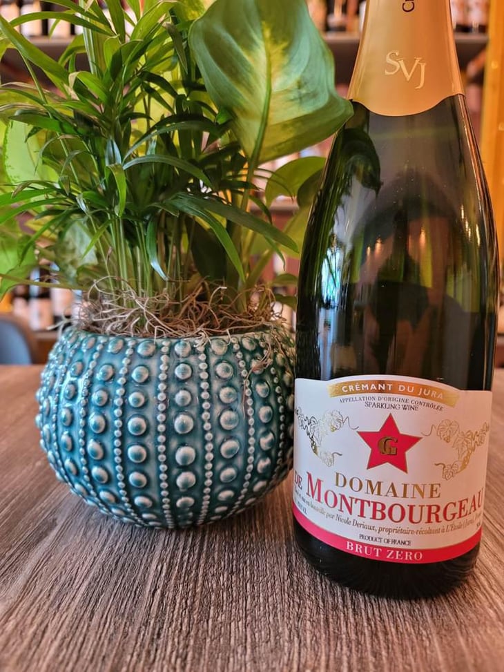 Crémant du Jura Brut Zero - Domaine de Montbourgeau - Nicole & César Deriaux 