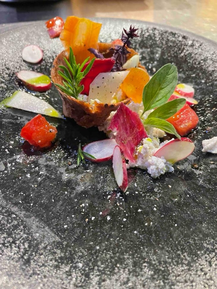 Croquant De Betterave Rouge Et Serac De Chevre Du Moutaret - Aubergerie - 793425