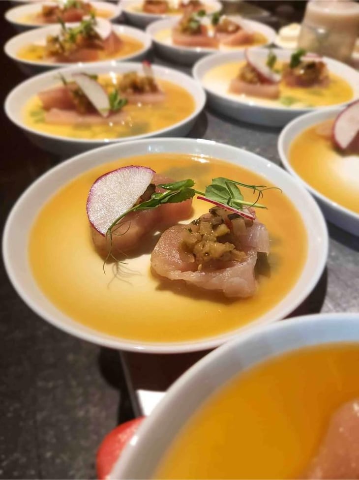 Crudo De Thon Et Bouillon De Crustacé - Clandestin, cuisine créative - 476169