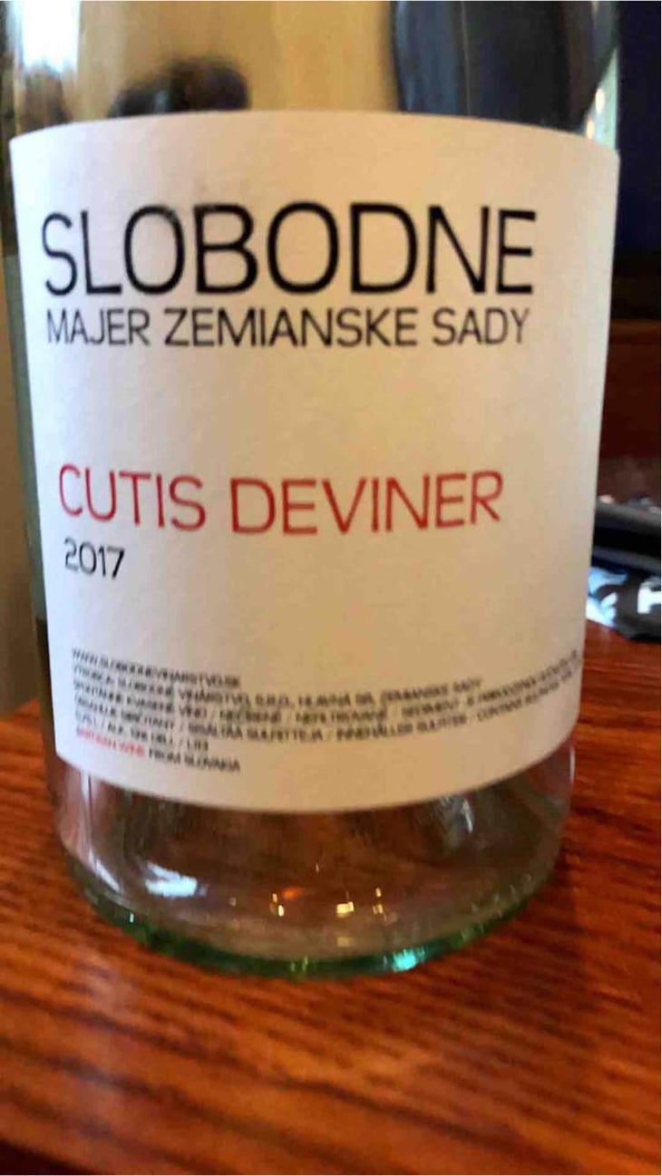 Cutis Pinoter - Slobodné Vinárstvo - Majer Zemianske Sady - Michal Kuropka, Agnes Lovecká, Katarína Kuropková 