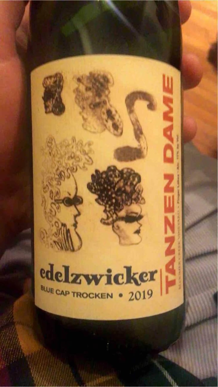 Tanzen Dame - Edelzwicker - Bloomer Creek Vineyard - Kim Engle & Debra Bermingham 