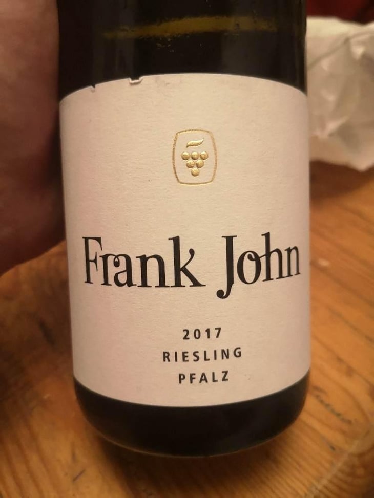 Riesling trocken - Frank John - Das Hirschhorner Weinkontor - John Familie 
