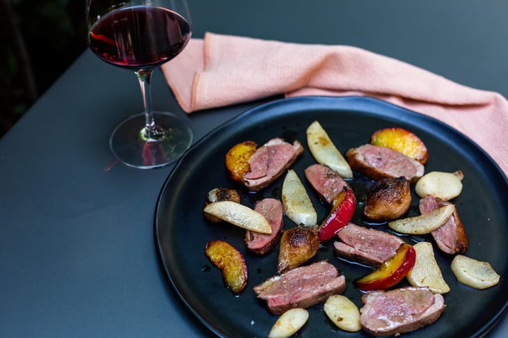 Duck And Peaches - Grotto Valletta - 652644