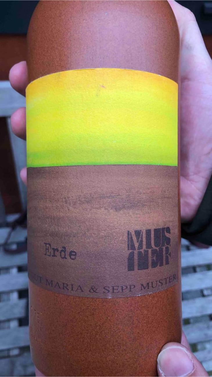 Erde - Weingut Muster - Maria & Sepp Muster 