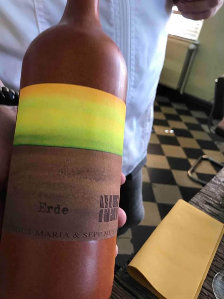 Erde - Weingut Muster - Maria & Sepp Muster 