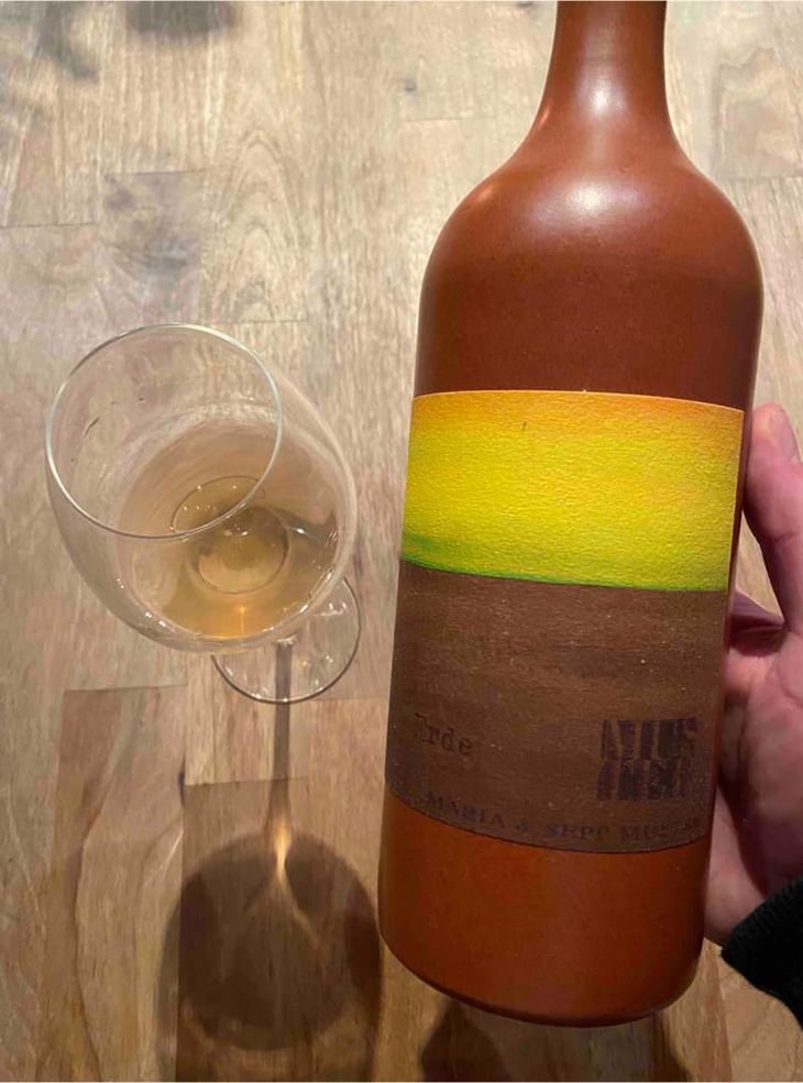Erde - Weingut Muster - Maria & Sepp Muster 