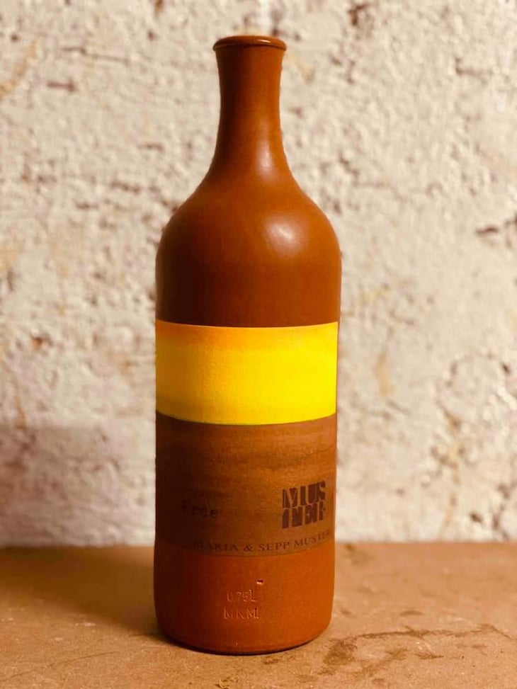 Erde - Weingut Muster - Maria & Sepp Muster 
