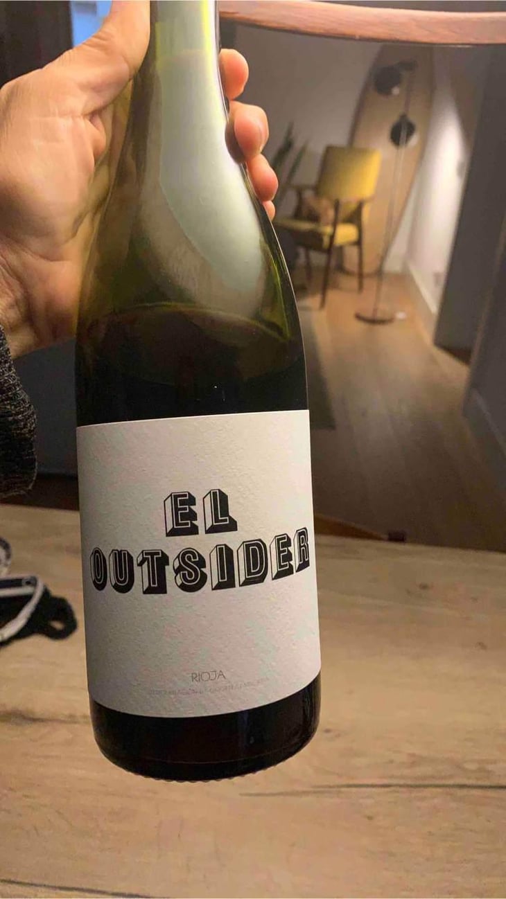 El Outsider - Vinos En Voz Baja - Carlos, Isa & Tirso -2020