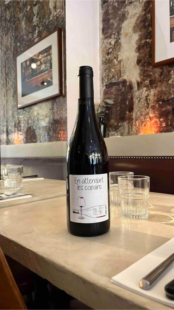 En attendant les copains (rouge) - Domaine du Petit Oratoire - Lori Haon 