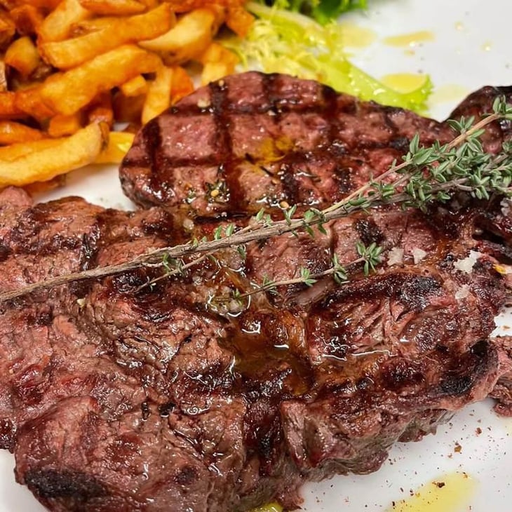 Entrecôte Persillée Au Bbq, Frites À La Graisse De Canard - Comme un Dimanche Sous le Figuier - 516555