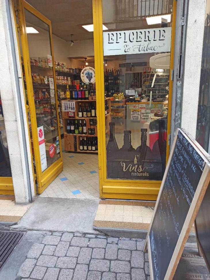 Épicerie Chez Flo -  - 325995
