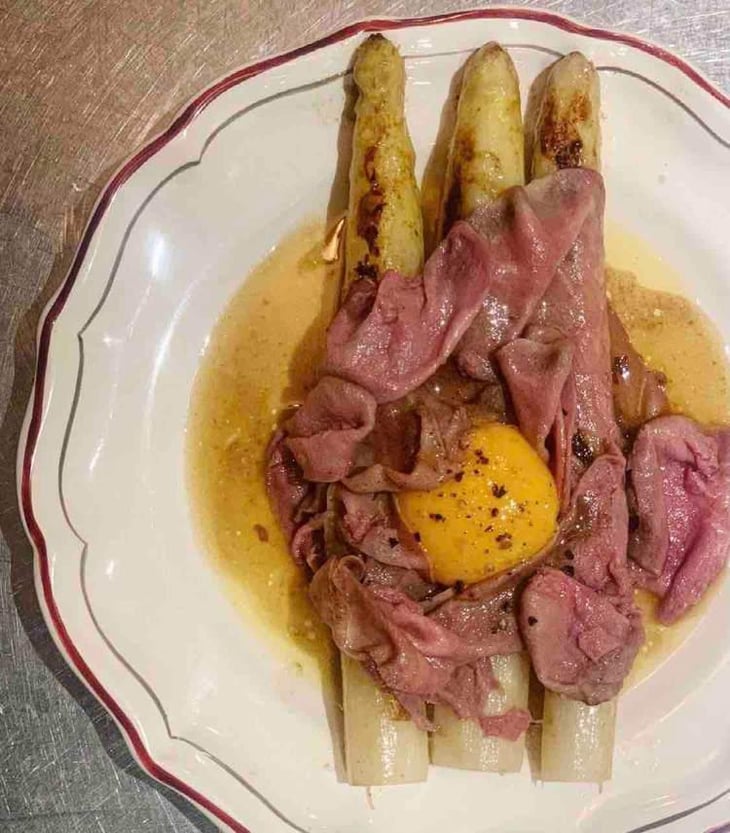 Espárragos Con Yema Y Papada Ibérica. - Arenales - 370624
