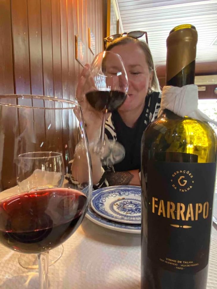 Farrapo Tinto - Gerações da Talha - Teresa Caeiro 