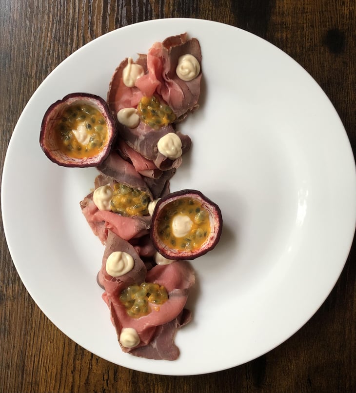 Fesa All’Inglese Con Salsa Tonnata E Maracuja - Enoteca Shiua - 807818