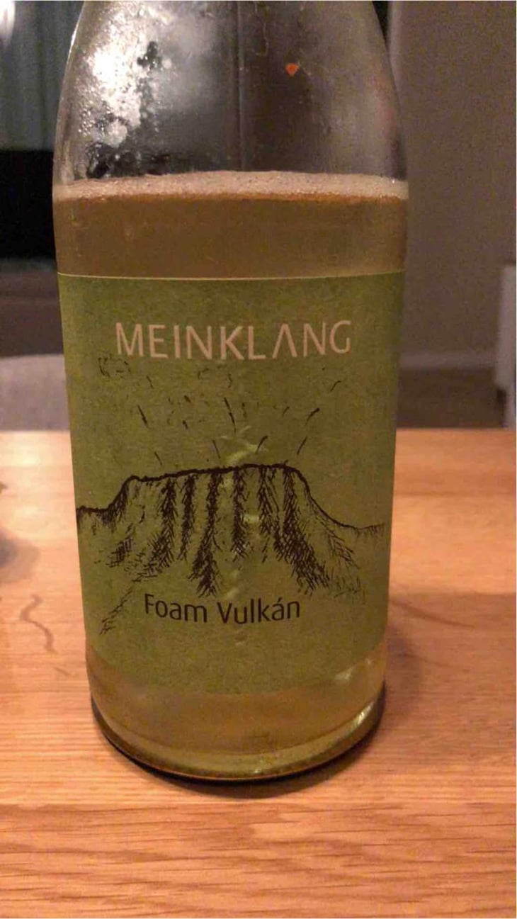 Foam Vulkán - Meinklang - Weingut Michlits - Angela & Werner Michlits 