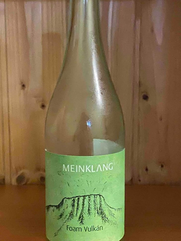 Foam Vulkán - Meinklang - Weingut Michlits - Angela & Werner Michlits 